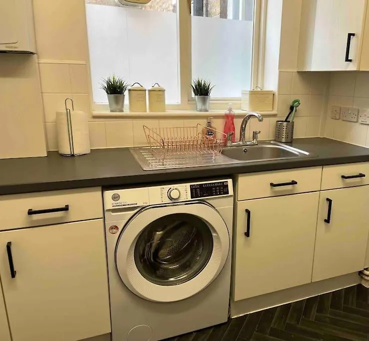 Amazing + Central Cozy Apt London