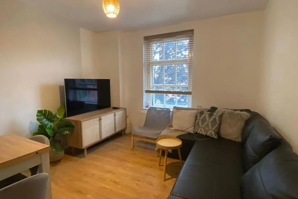 Amazing + Central Cozy Apt London location